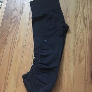 Lululemon below the knee bottoms